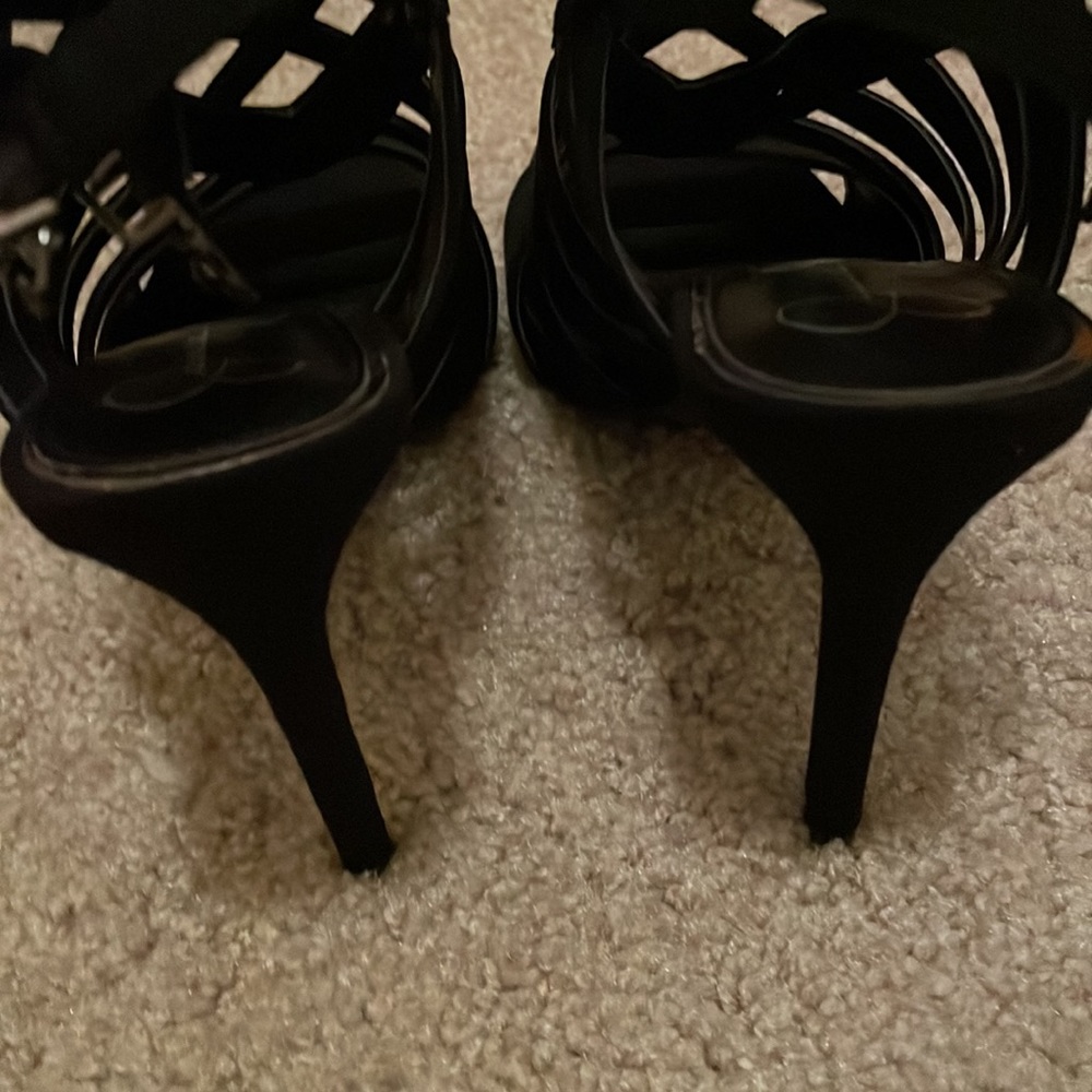 Black Jessica Simpson Heels - Super Cute! - Picture 3 of 3